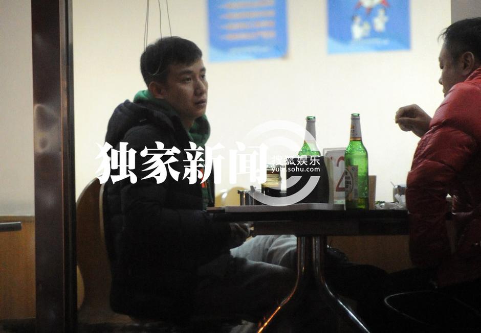 文章深夜外出吃飯喝酒 疑酒駕嚴重違規