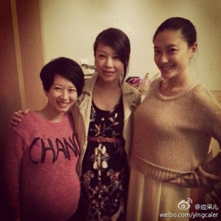 應(yīng)采兒笑稱此圖有“六個人”
