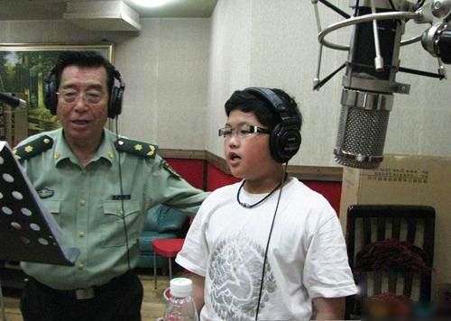 傳李雙江兒子涉嫌輪奸遭拘留。圖為李雙江父子錄音