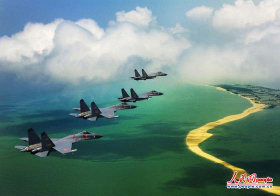 廣空航空兵某師戰(zhàn)鷹守護(hù)在祖國的南疆海域。沈玲攝