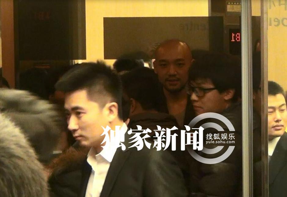 李代沫機場喬裝玩低調 工作不休撈金忙