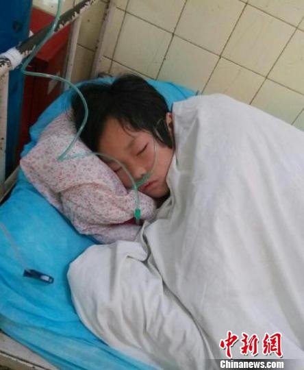 湖北老河口一小學因擁擠引起踩踏 已致4死11傷