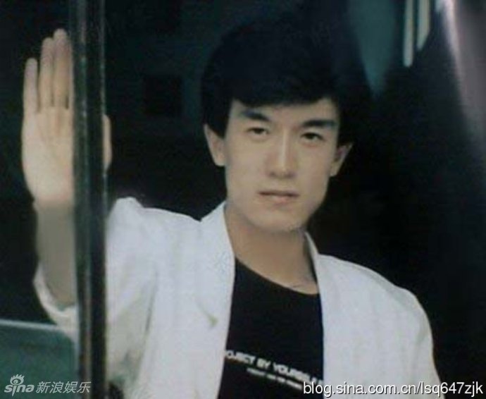 李詠19歲青澀舊照曝光 英俊灑脫酷似費翔