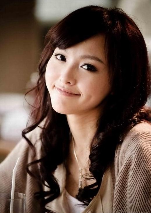 四小花旦背景曝光 唐嫣助理曬戀愛證據罵邱澤裝孫子！