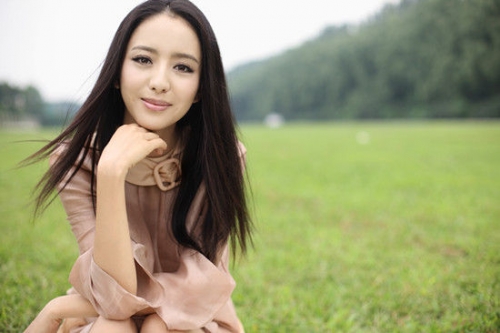 四小花旦背景曝光 唐嫣助理曬戀愛證據罵邱澤裝孫子！