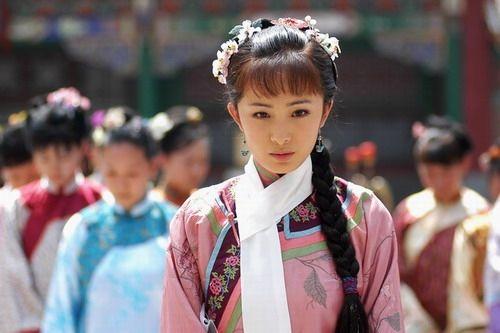 四小花旦背景曝光 唐嫣助理曬戀愛證據罵邱澤裝孫子！
