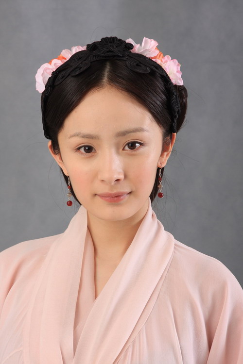 四小花旦背景曝光 唐嫣助理曬戀愛證據罵邱澤裝孫子！