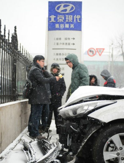 現代車頭撞爛氣囊未開 廠商回應稱沒撞對位置