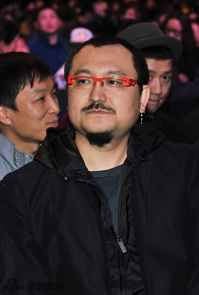 陳坤開個唱表情惡搞玩高低眉 李連杰李娜現身