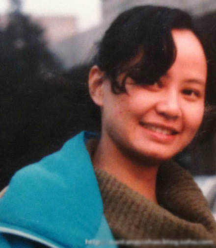 劉歡妻女罕見私房照 21歲女兒劉熠思金發潮人范