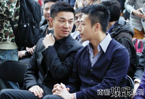 大S未到，派了老公汪小菲現身支持。
