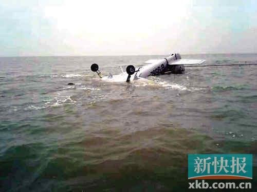 珠海小型飛機試飛降落時墜海 疑因發動機故障