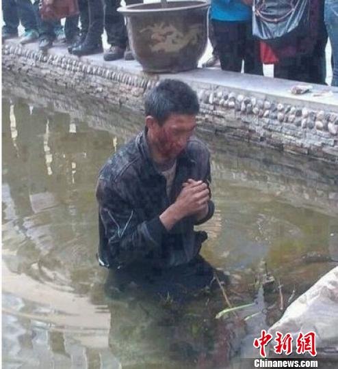昭通宣傳部回應盲丐被丟水中