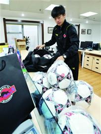 青島現農村支教熱潮 宿茂臻率海牛當前鋒 青島現農村支教熱潮 宿茂臻率海牛當前鋒