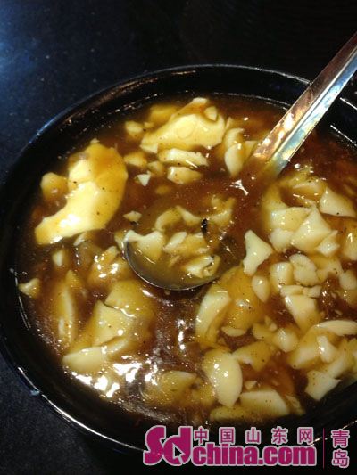 '味為先'豆腐腦舀出蒼蠅 消費(fèi)者疑衛(wèi)生不達(dá)標(biāo)