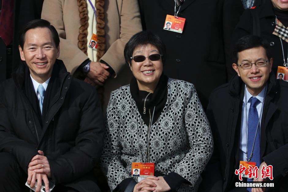 十二屆全國人大三次會議舉行預備會議