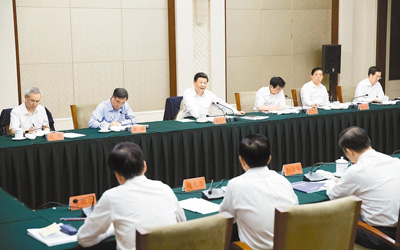 習近平：謀劃好“十三五”時期扶貧開發工作確保農村貧困人口到2020年如期脫貧