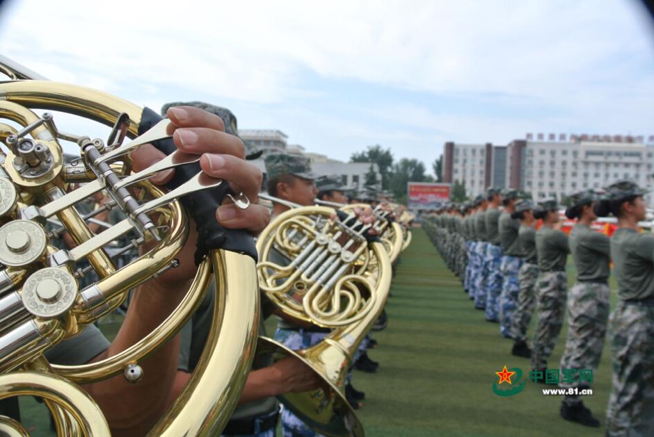 閱兵聯合軍樂團與合唱團合練 女隊員亮眼