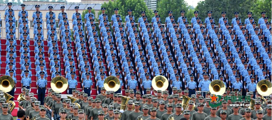 閱兵聯合軍樂團與合唱團合練 女隊員亮眼