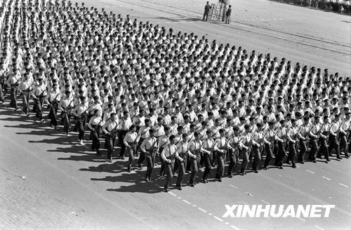 1958年國慶閱兵 民兵方隊規模空前