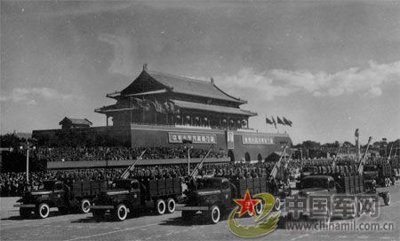 1958年國慶閱兵 民兵方隊規模空前 1958年國慶閱兵 民兵方隊規模空前