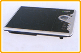 型號(hào)：HCD-20F 
VFD顯示、鈦銀凸跳開關(guān)、負(fù)離子噴涂、美觀大方、耐用、黑晶板； 
24小時(shí)預(yù)設(shè)定時(shí)； 
功能強(qiáng)大，集爆炒、煎炸、火鍋、蒸燉、煲湯、煮飯、燒水、溫奶于一身； 
多重功能保護(hù)，性能更有保障； 
首創(chuàng)側(cè)面操作設(shè)計(jì)，打造行業(yè)新概念，更顯人性化 
